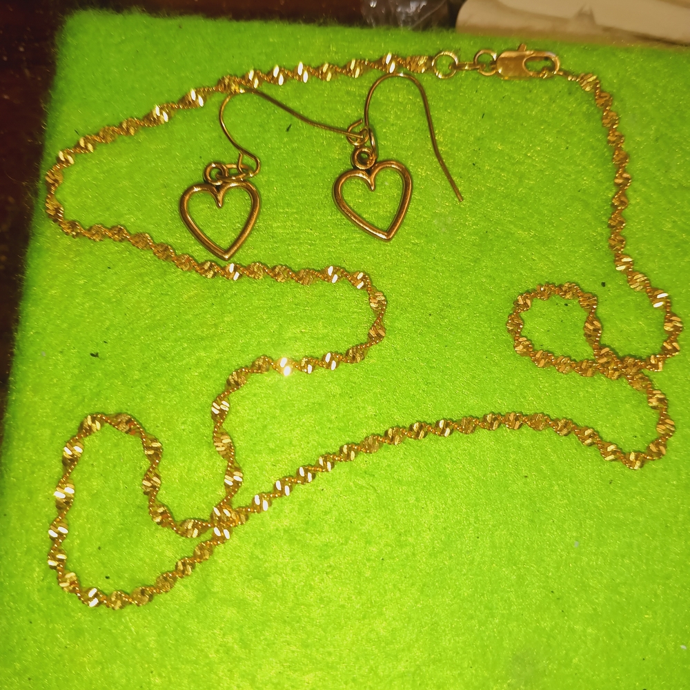 18K Gold Heart Necklace and Earring Set